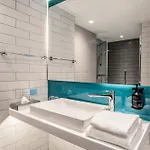 Express & - Rives De Vesle By Ihg Hotel 4*