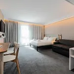 Hotel Express & - Rives De Vesle By Ihg