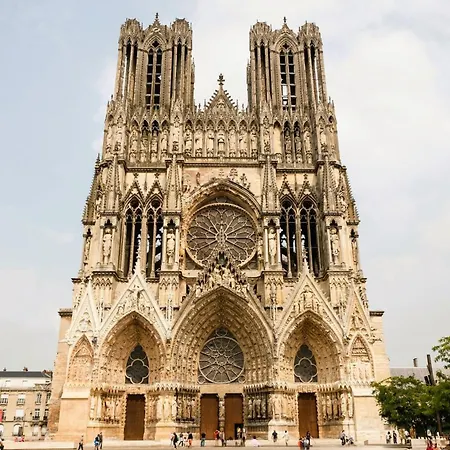 Hotel Express & - Rives De Vesle By Ihg 4*