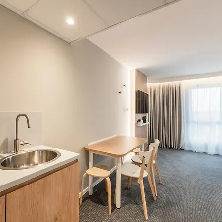 Express&suites - Rives De Vesle By Ihg 4* Reims