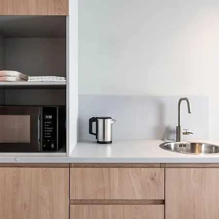 Express&suites - Rives De Vesle By Ihg Hotel Reims