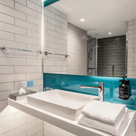 Express & - Rives De Vesle By Ihg 酒店 4*