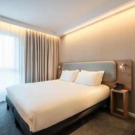 Express & - Rives De Vesle By Ihg Szálloda 4*