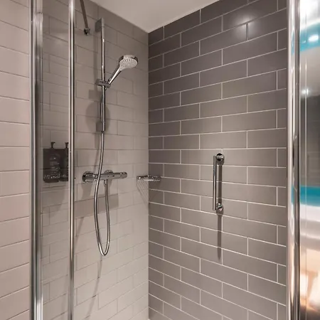 Express & - Rives De Vesle By Ihg Hotel
