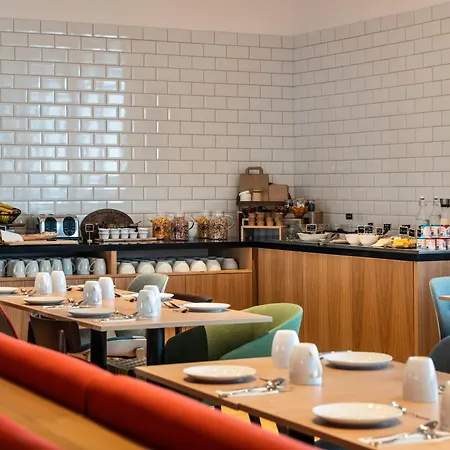 Express & - Rives De Vesle By Ihg Hotel 4*