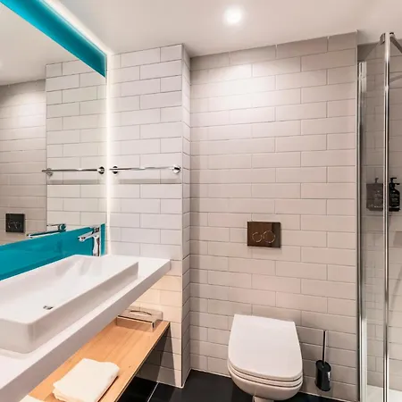 Express & - Rives De Vesle By Ihg 4*