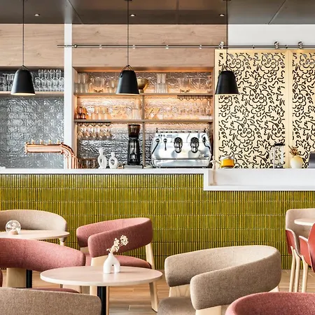 Express & - Rives De Vesle By Ihg 酒店 4*