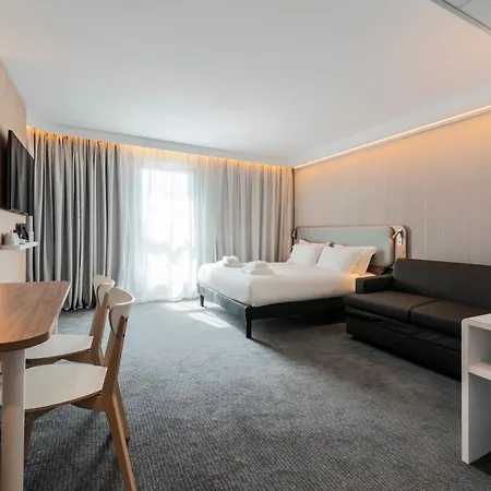 Hotel Express & - Rives De Vesle By Ihg