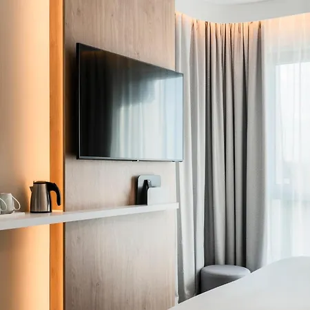 Express&suites - Rives De Vesle By Ihg 4*