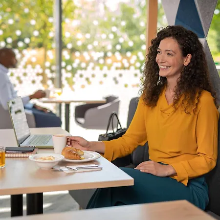 Express&suites - Rives De Vesle By Ihg Hotel Reims