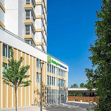 Express & - Rives De Vesle By Ihg Reims