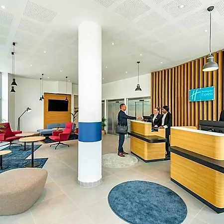 Express & - Rives De Vesle By Ihg 4*