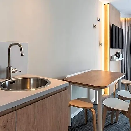 Express & - Rives De Vesle By Ihg 4* Reims