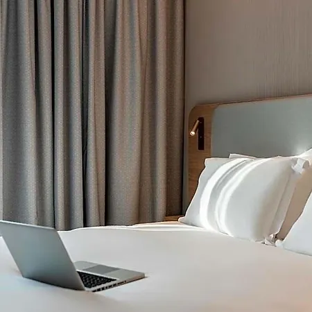 Express & - Rives De Vesle By Ihg 4* Reims