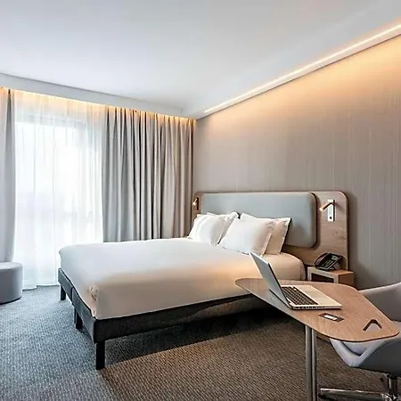 Express & - Rives De Vesle By Ihg Hotel 4*