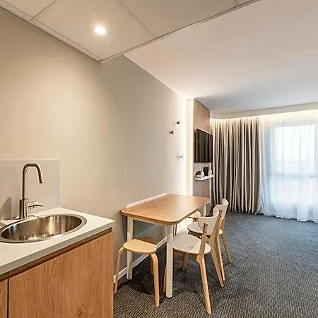 Express & - Rives De Vesle By Ihg Reims