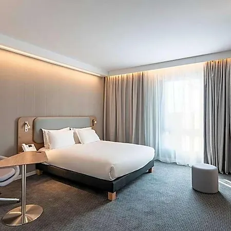 Express & - Rives De Vesle By Ihg Reims