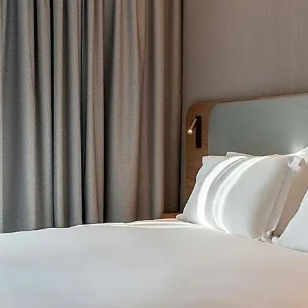 Hotel Express & - Rives De Vesle By Ihg