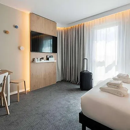Express & - Rives De Vesle By Ihg 4* Reims