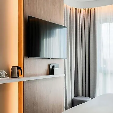 Express & - Rives De Vesle By Ihg Hotel 4*