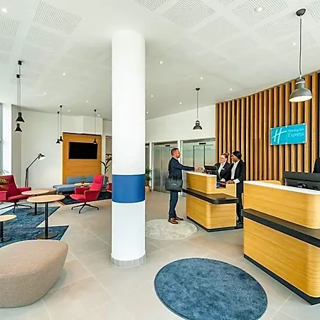 Express & - Rives De Vesle By Ihg 4*