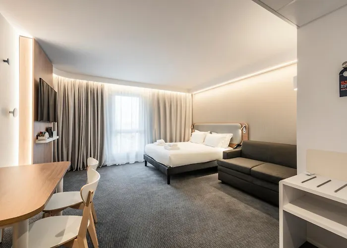 Express&suites - Rives De Vesle By Ihg 4* Reims