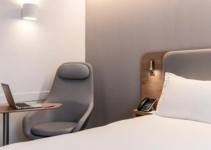 Express&suites - Rives De Vesle By Ihg Hotel Reims