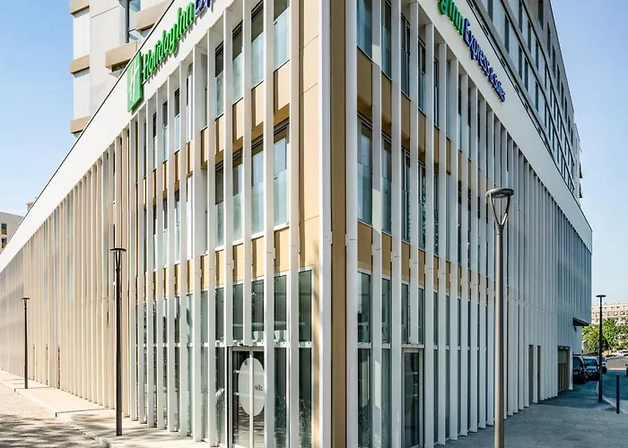 Express&suites - Rives De Vesle By Ihg