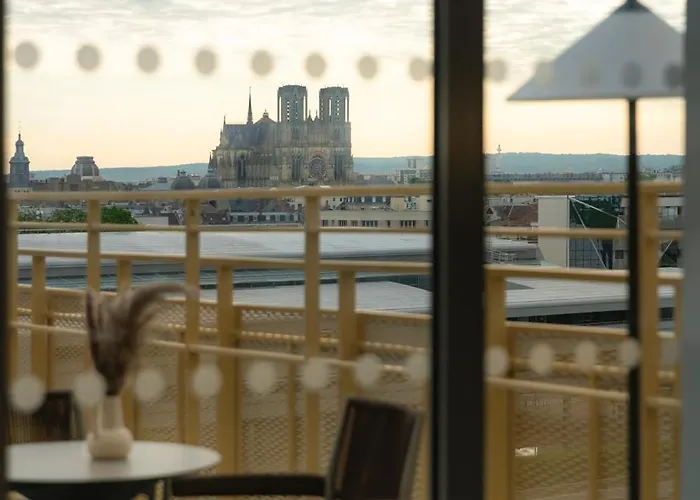 Express&suites - Rives De Vesle By Ihg