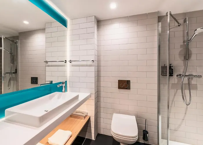 Hotel Express & - Rives De Vesle By Ihg