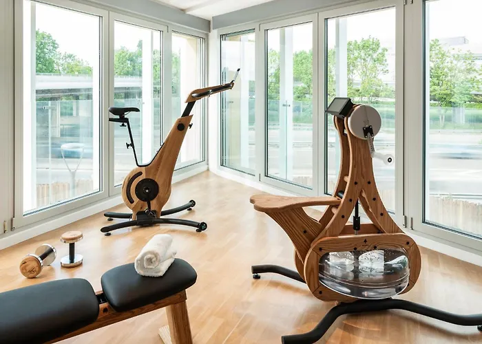 Express & - Rives De Vesle By Ihg Hotel