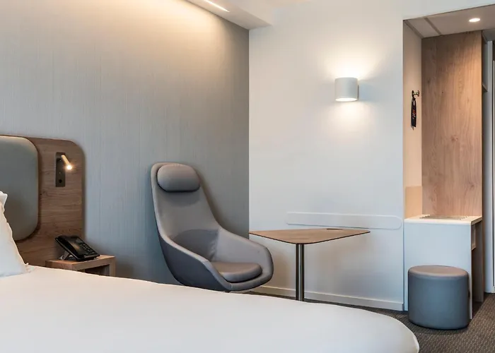 Express&suites - Rives De Vesle By Ihg 4*