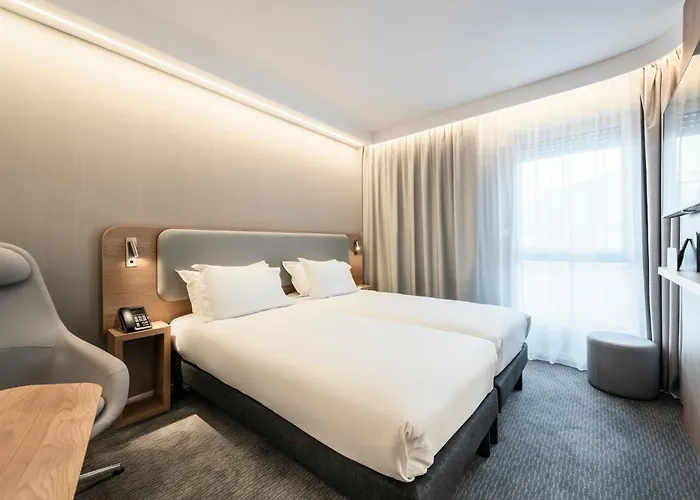 Express&suites - Rives De Vesle By Ihg Hotel Reims