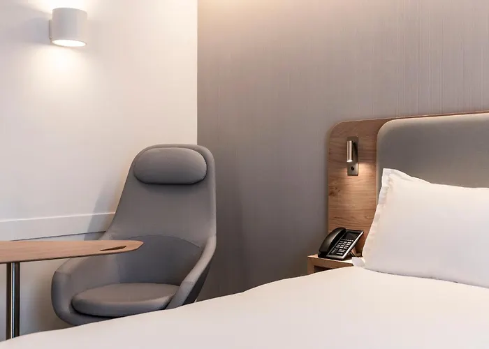 Hotel Express&suites - Rives De Vesle By Ihg Reims