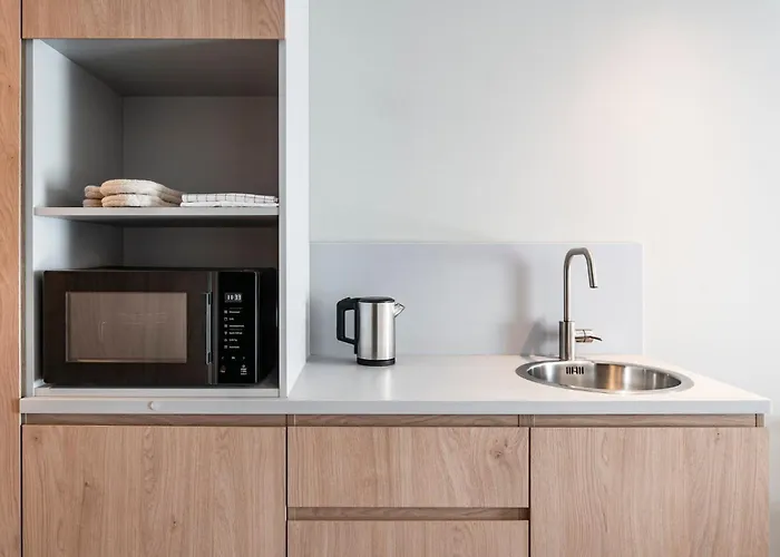 Express&suites - Rives De Vesle By Ihg Hotel